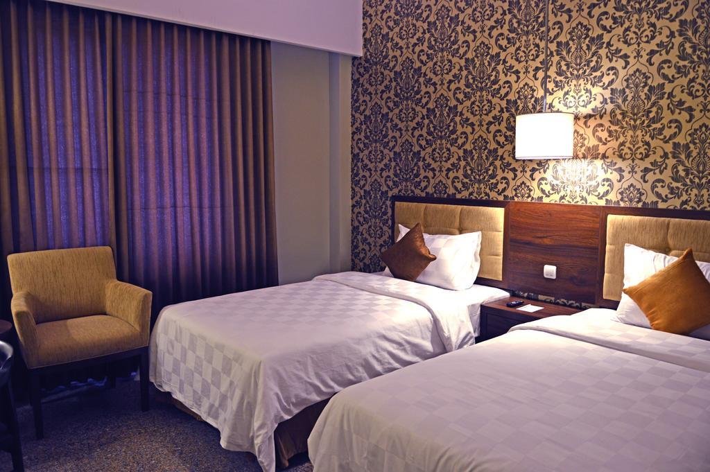 Hotel Safira Magelang Phòng bức ảnh
